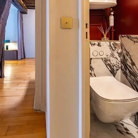 Apartment De *